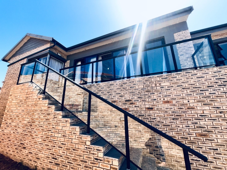 4 Bedroom Property for Sale in Wavecrest Eastern Cape